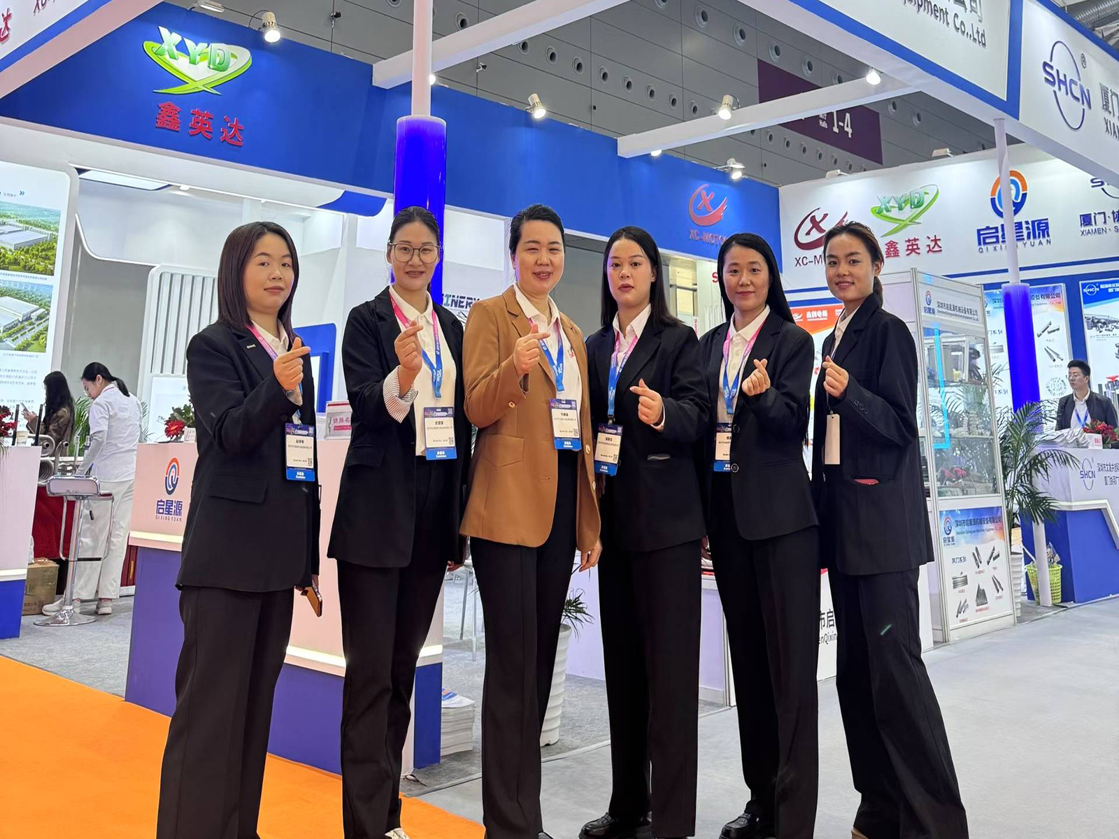 QXY团队在2025 HKPCA深圳电子电路展合影